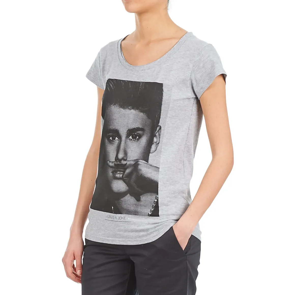 Eleven Paris - BIEBER W