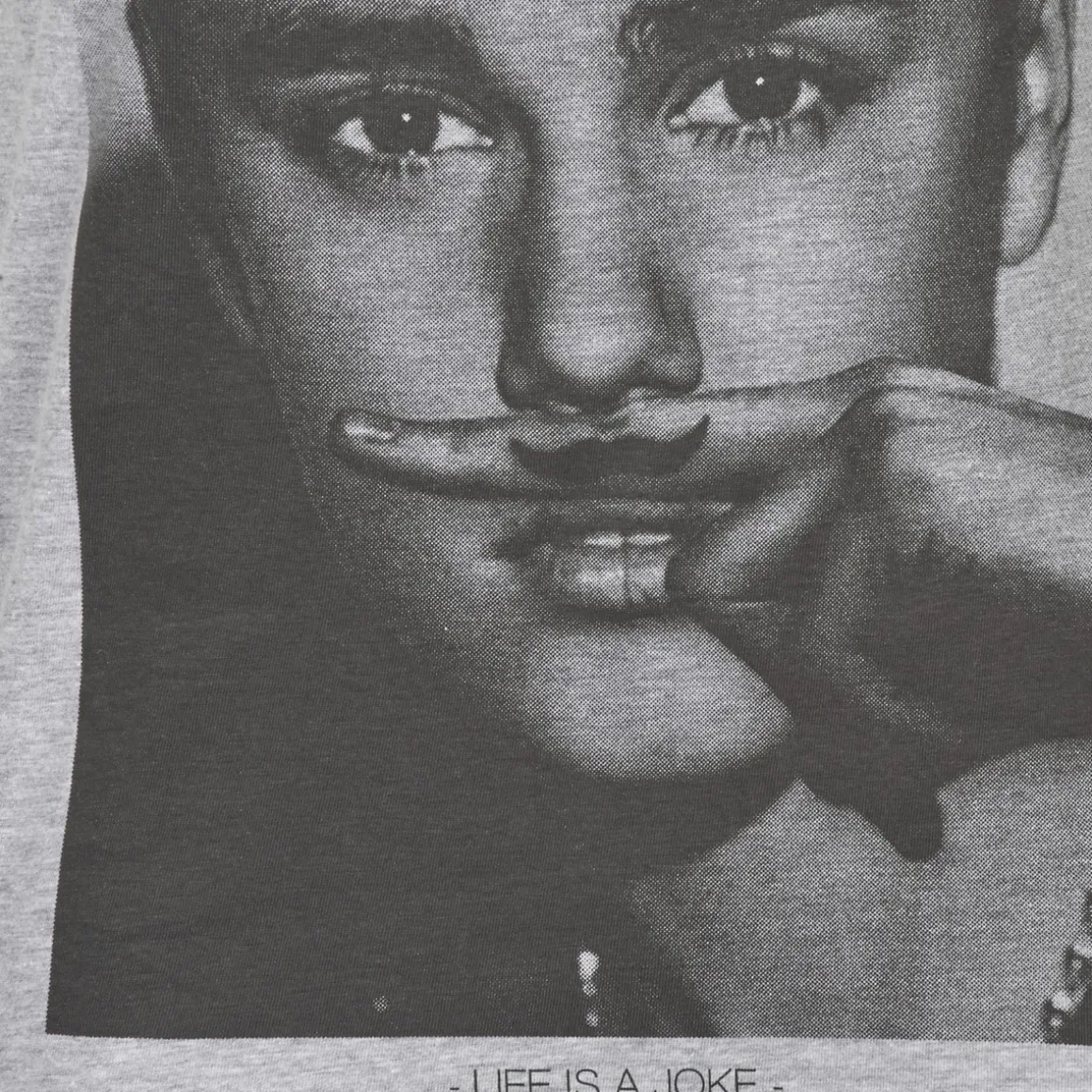 Eleven Paris - BIEBER W