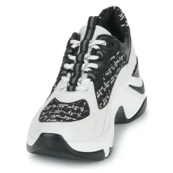 Exé Shoes - EXO