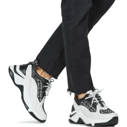 Exé Shoes - EXO