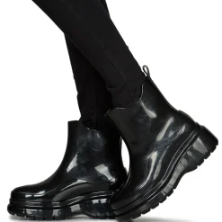 Melissa - MELISSA GRIP BOOT AD