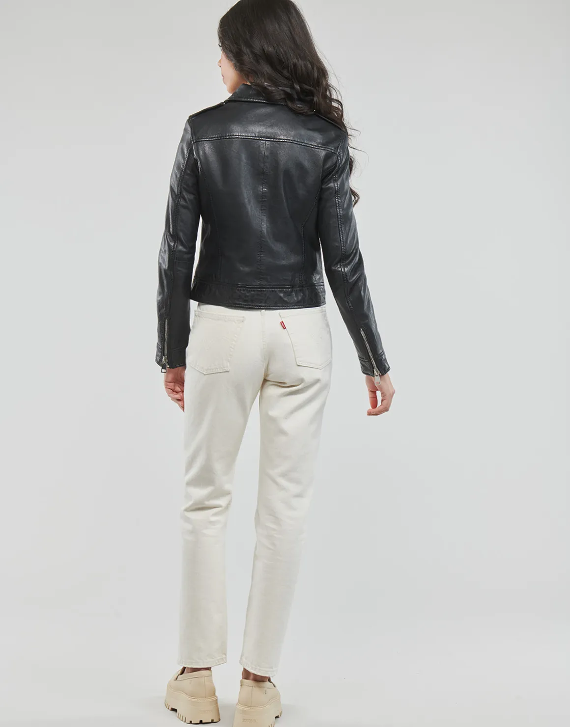 Oakwood - JADE 6