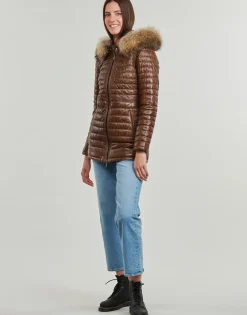 Oakwood - POPPING (removable raccoon fur)