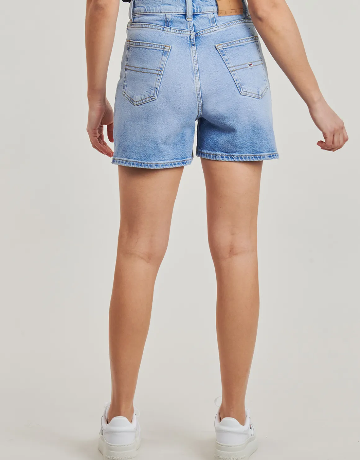 Tommy Jeans - MOM SHORT BI0112
